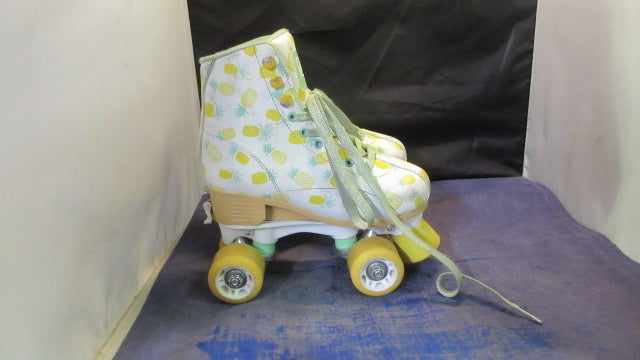 Load image into Gallery viewer, Used Roller Derby Candi Grl Lucy Roller Skates Youth Size 12 - 2 - small wear
