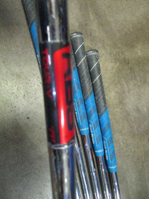 Load image into Gallery viewer, Used Titleist CB 620 Forged 6-Piece Iron Set 4-9 Irons
