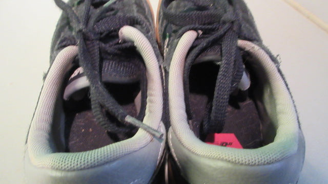 Load image into Gallery viewer, Used New Balance Girls Low Profile 5Y Shoes

