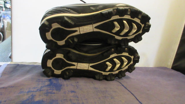 Load image into Gallery viewer, Used Easton Cleats Youth Size 1 - cracking
