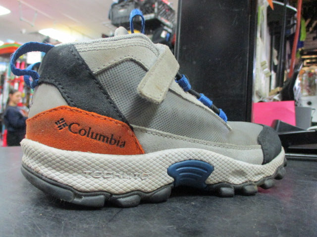 Load image into Gallery viewer, Used Columbia Kids 12.5K Hiking Shoes
