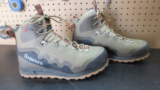 Load image into Gallery viewer, Used Simms Men's Flyweight Access Wading Boots - Size 9
