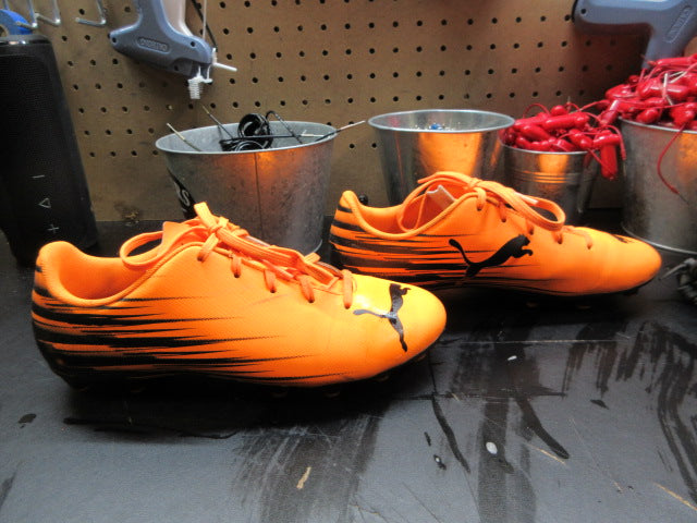 Load image into Gallery viewer, Used Puma Attacanto II Soccer Cleats - Size 5.5

