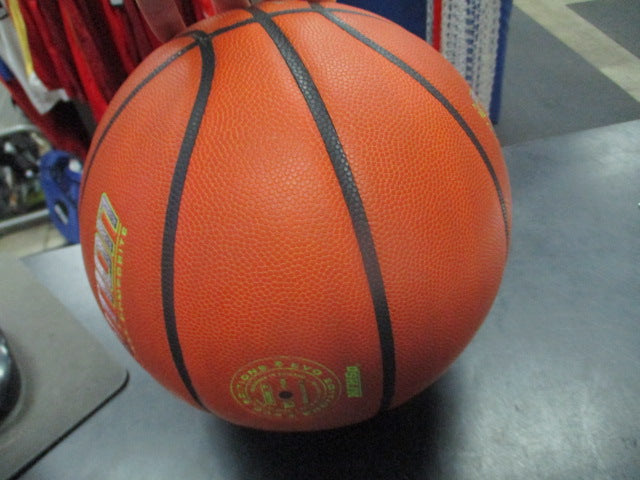 Load image into Gallery viewer, Used Evolution EVO Edition Size 7 NFHS Basketball
