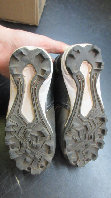 Load image into Gallery viewer, Used Rawlings Youth Clubhouse Low Baseball Cleats - Size 9
