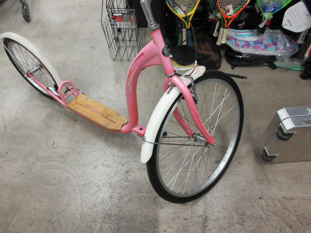 Load image into Gallery viewer, Used Schwinn Shuffle Adult SCOOTER With 26" Wheel
