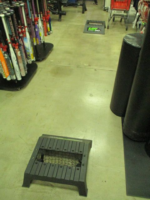 Like New Rampshot Ball Toss Yard Game