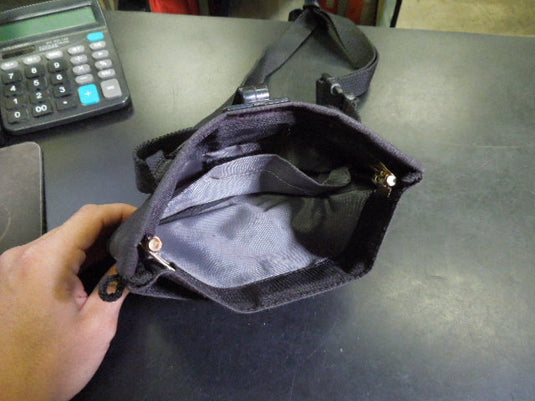 Used PetSafe Treat Pouch Sport with Clip and Strap