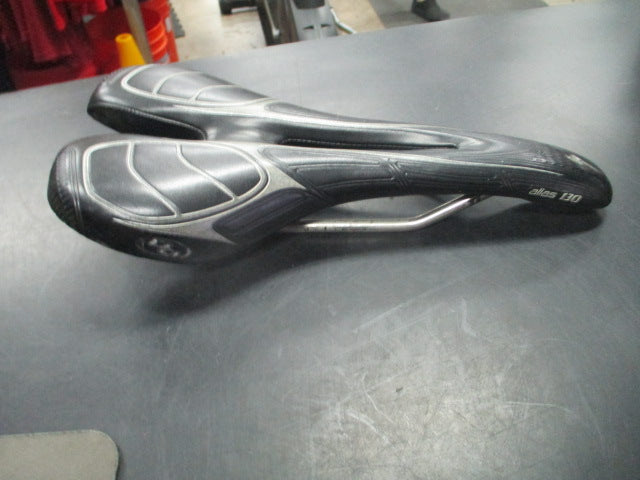 Load image into Gallery viewer, Used BLACK ALIAS 130 USED SPECIALIZED CARBON SEAT SADDLE CYCLING CYCLE ROAD BIKE
