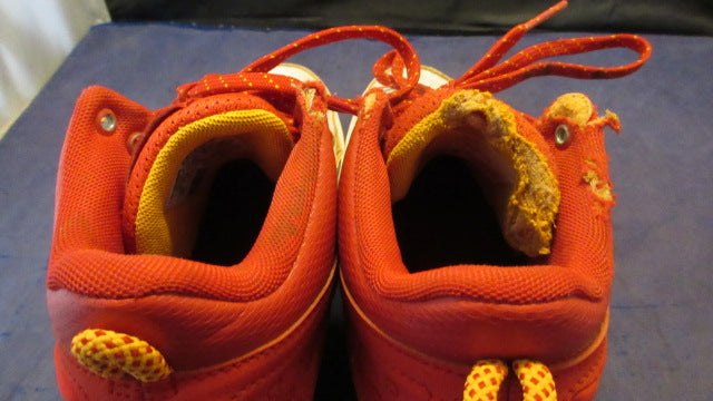 Load image into Gallery viewer, Used Under Armour Harper 8 TPU Cleats Youth Size 4 - wear on ankles
