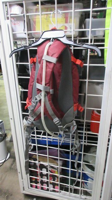 Load image into Gallery viewer, Used Ozark Trail Finley Creek Hydration Backpack w/ Bladder
