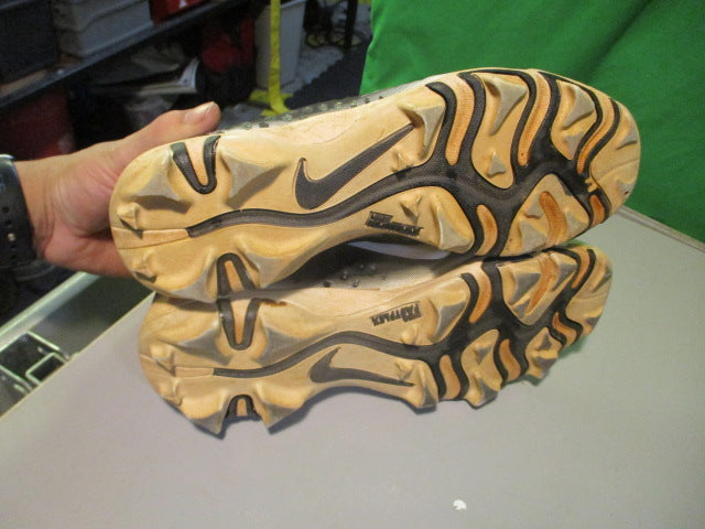 Load image into Gallery viewer, Used Nike Vapor Size 8 Cleats (Has Wear)
