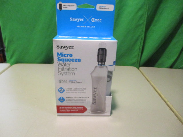 Load image into Gallery viewer, Sawyer Micro Squeeze Water Filtration System - 750ml
