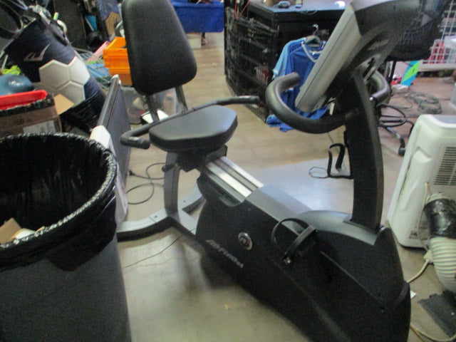 Load image into Gallery viewer, Use Life Fitnes R1 RECUMBENT BIKE
