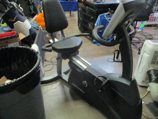 Use Life Fitnes R1 RECUMBENT BIKE