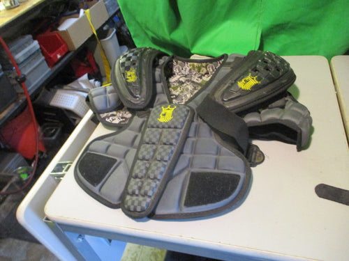 Used BRINE LOPRO Mid Superlight Lacrosse Shoulder Pad - Size Small