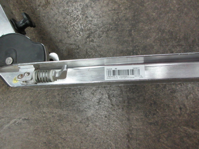 Load image into Gallery viewer, Used Razor A6 - Kick scooter - 13.4 in - silver
