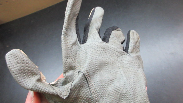 Load image into Gallery viewer, Used Louisville Slugger Batting Glove - QTY 1
