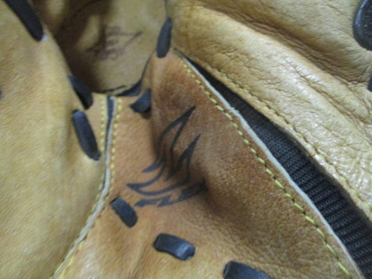 Used Easton ZFX1001 10" RHT Glove
