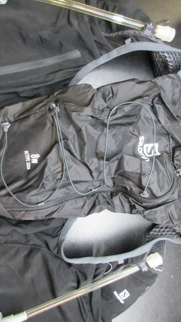 Used Salomon 8W Active Skin Hydration Pack Sz XS 32