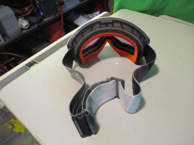 Load image into Gallery viewer, Used Atomic Four Pro HD Photo Snowboarding Goggles
