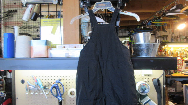 Load image into Gallery viewer, Used Athletech Youth Snow Bib - Size 6/7
