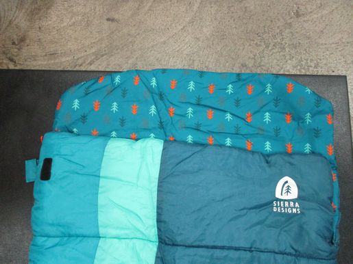 Load image into Gallery viewer, Used Sierra Designs Sun Dance Kids Sleeping Bag 40 deg
