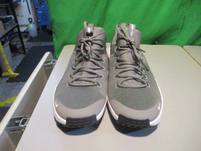 Load image into Gallery viewer, Nike Free Metcon 6 Size 11.5 Workout Shoes
