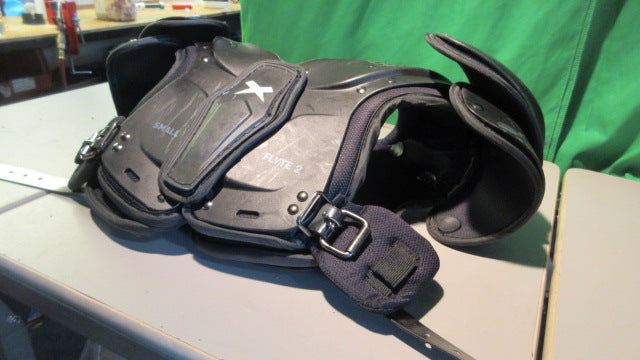 Load image into Gallery viewer, Used Xenith Flyte 2 TD Youth Small Football Shoulder Pads
