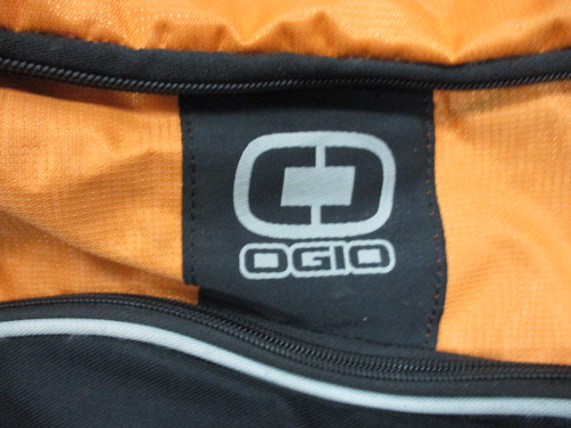 Load image into Gallery viewer, Used Ogio Village Small Duffle Bag
