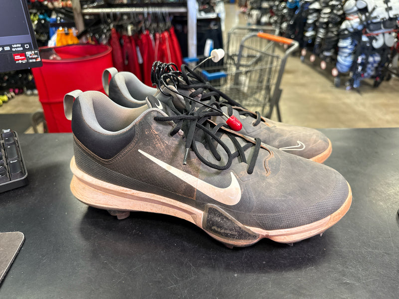 Load image into Gallery viewer, Used Nike Force Zoom Trout 9 Metal Cleats Size 13
