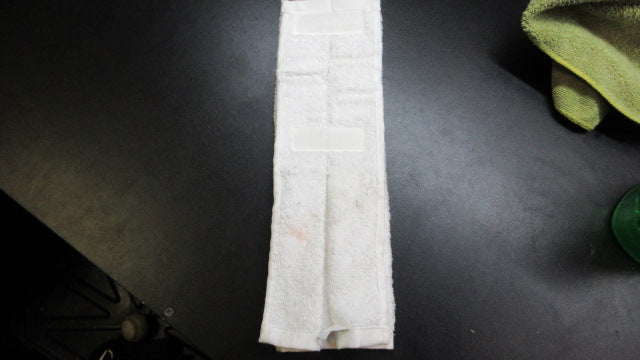 Load image into Gallery viewer, Used Battle Football Towel - White
