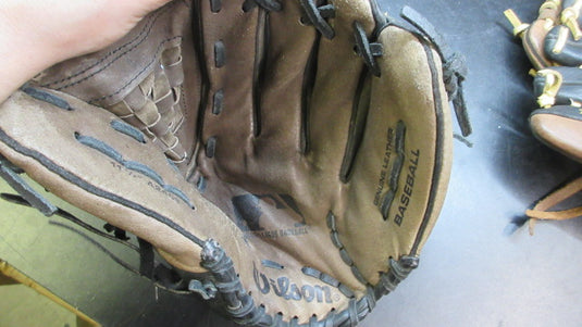 Used Wilson A2452 11 1/2" Leather Glove - RHT