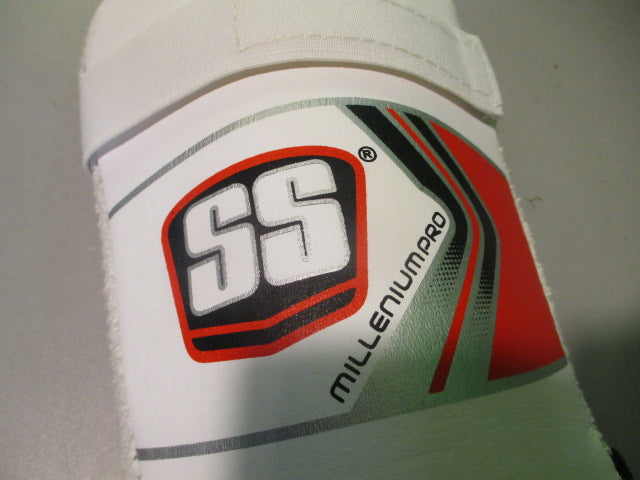 Load image into Gallery viewer, Used SS Players Series Adult Arm Guard
