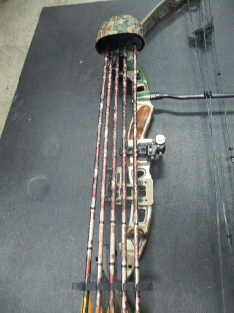 Load image into Gallery viewer, Used Martin Cougar 2000 42&quot; Archery Bow W/ Arrows
