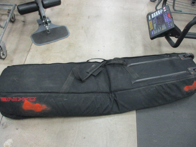 Load image into Gallery viewer, Used Dakine 165 CM Snowboard Bag (Has Wear)
