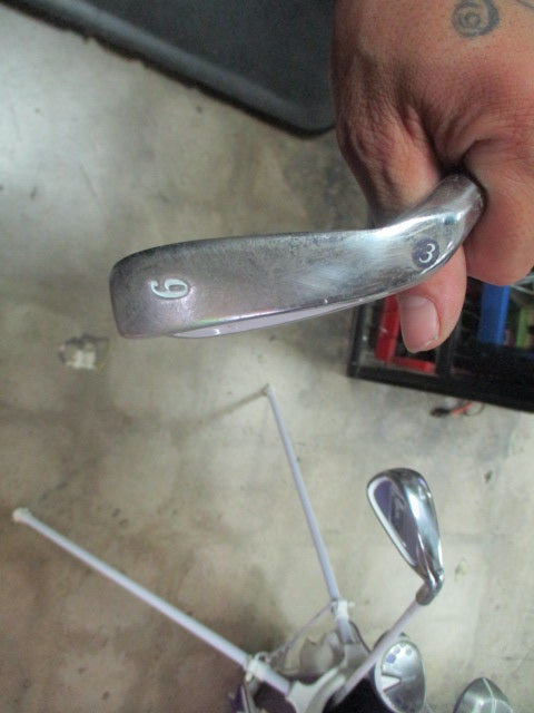 Used Tour X Junior 5 - Piece Golf Set Driver,3 Hybrid,2 Hybrid 7 Iron,9 Iron -RH