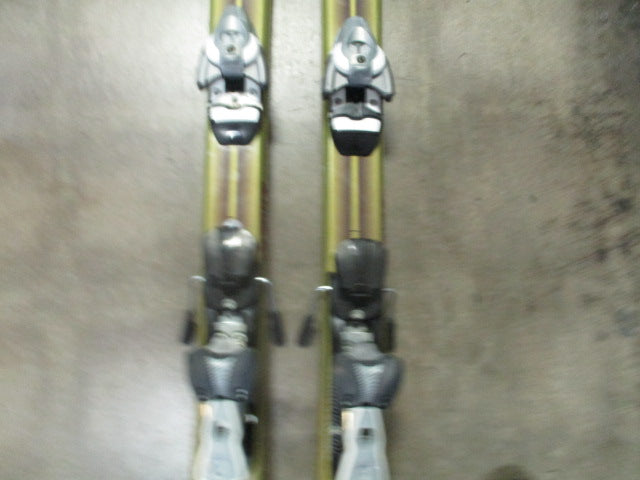 Load image into Gallery viewer, Used Atomic 162cm Downhill Skis with Bindings
