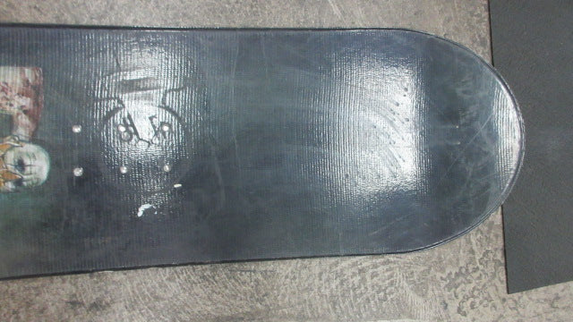 Load image into Gallery viewer, Used LTD Menace 130cm Snowboard
