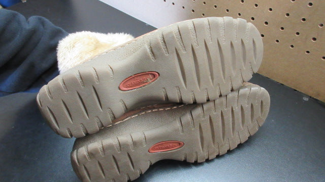 Load image into Gallery viewer, Used St. John's Bay Winter Boots - Size 10
