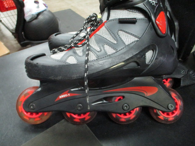 Load image into Gallery viewer, Used 2XS In-Line Roller Skates Size 7

