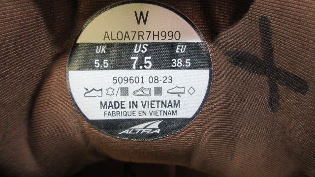 Load image into Gallery viewer, Used Altra Lone Peak Hiker Women's Shoes - Size 7.5
