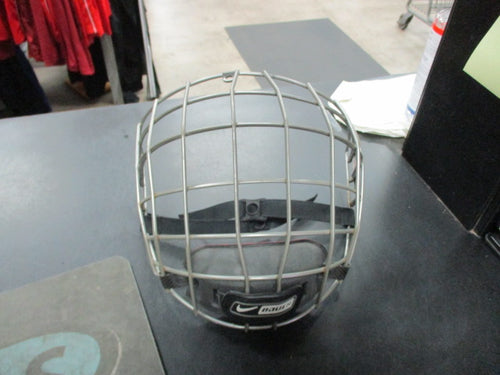Used Nike Bauer 8500 Hockey Face Mask