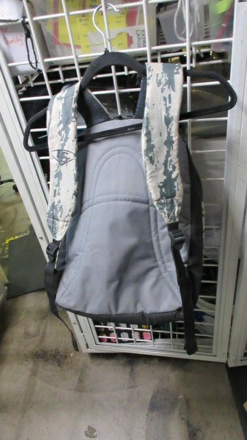 Load image into Gallery viewer, Used Louisville Slugger Backpack - small wear
