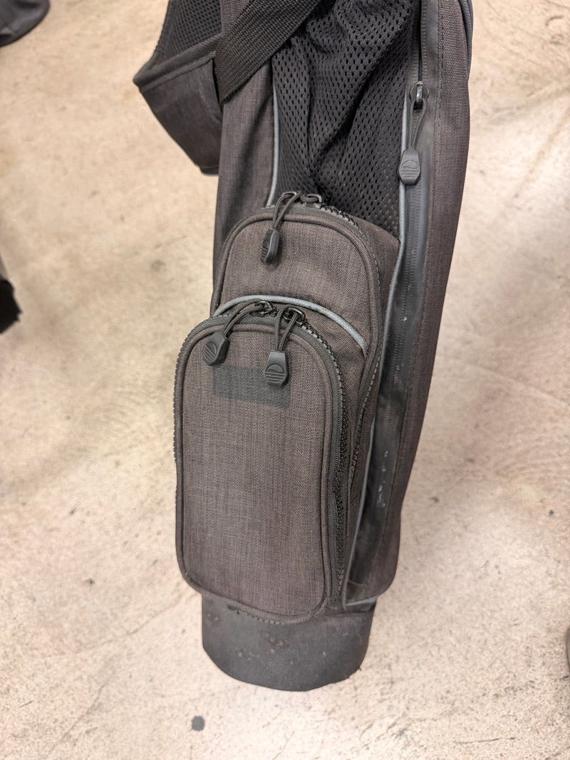 Load image into Gallery viewer, Used Sunday Golf Stand Bag
