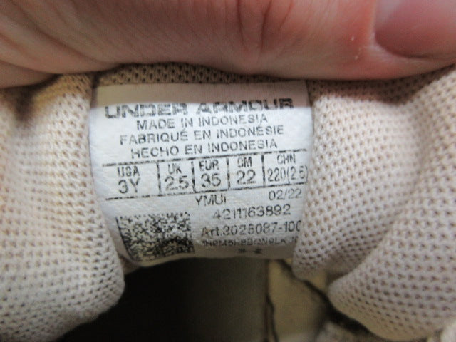 Load image into Gallery viewer, Used Under Armour Spotlight Franchise RM 2.0 Jr. Football Cleats - Size Youth 3
