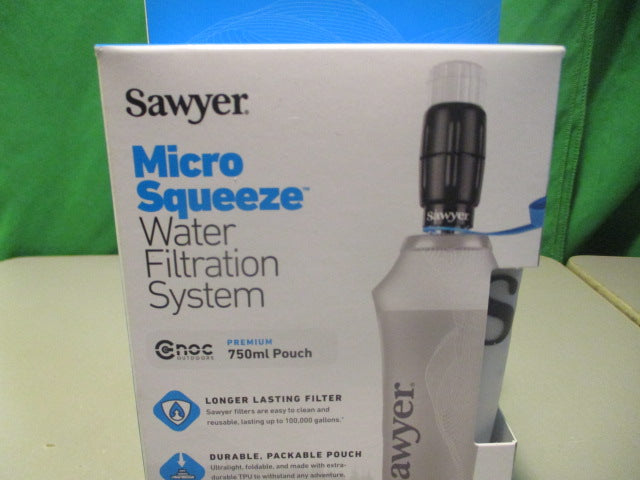 Load image into Gallery viewer, Sawyer Micro Squeeze Water Filtration System - 750ml
