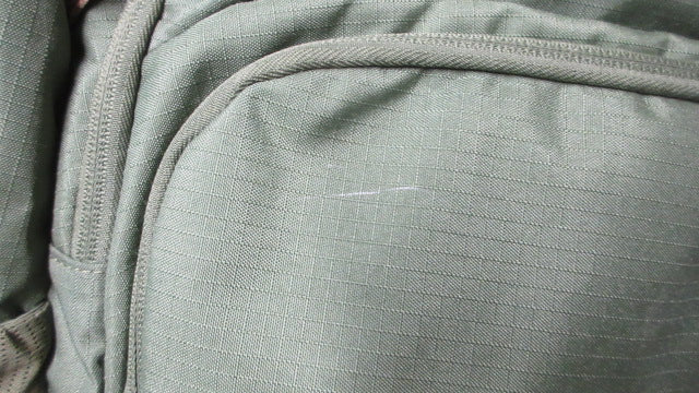 Load image into Gallery viewer, Used Embark Backpack - small hole
