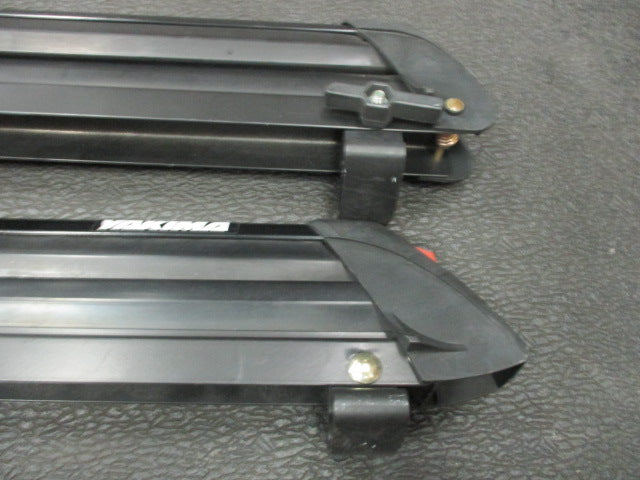 Load image into Gallery viewer, Used Yakima 30&quot; Ski &amp; Snowboard Rack W/ Key
