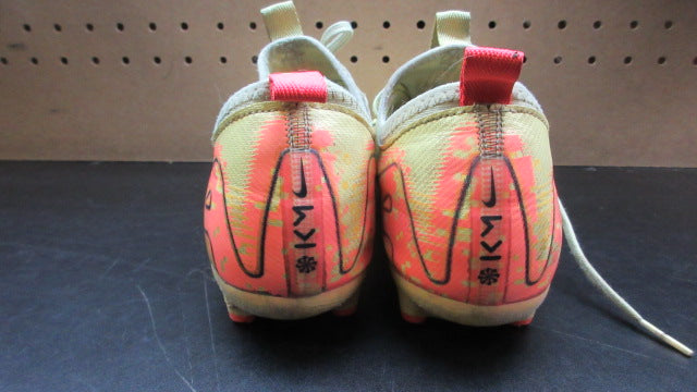Load image into Gallery viewer, Used Nike Mercurial Vapor 16 Pro Kylian Mbappé Soccer Cleats - Size Youth 5.5
